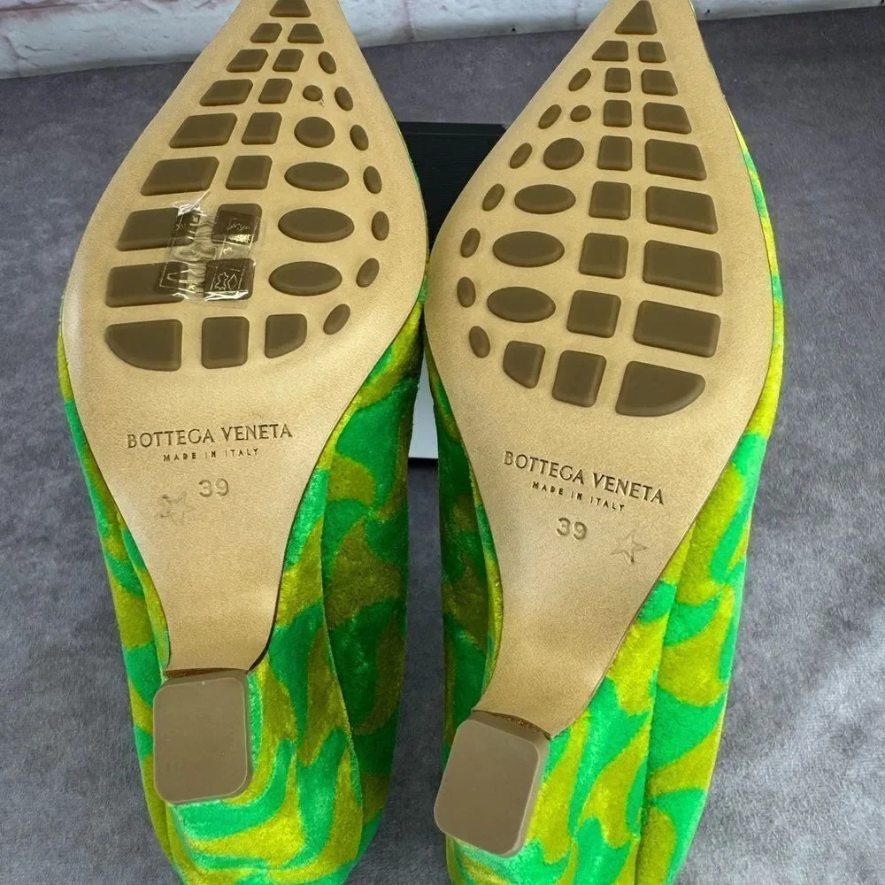 Rare Bottega Veneta Resort ‘22 Carpet Wavy Triangle Point Pumps NIB 39 - Picture 8 of 11
